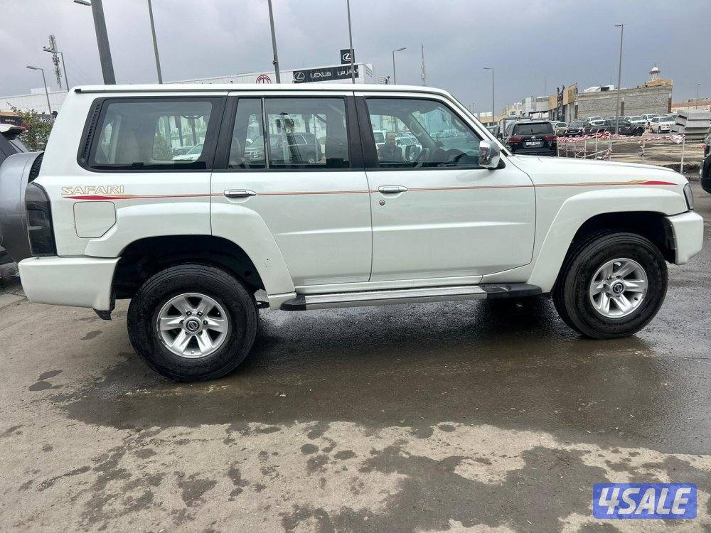 نيسان باترول سفارى موديل 2014 ماشى 113.000 k.m وارد الخليج .3