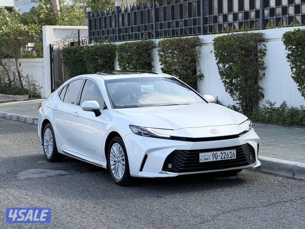 تويوتا كامري GL موديل 2025 عداد 31 تحت الكفالة الساير صبغ وكالة2