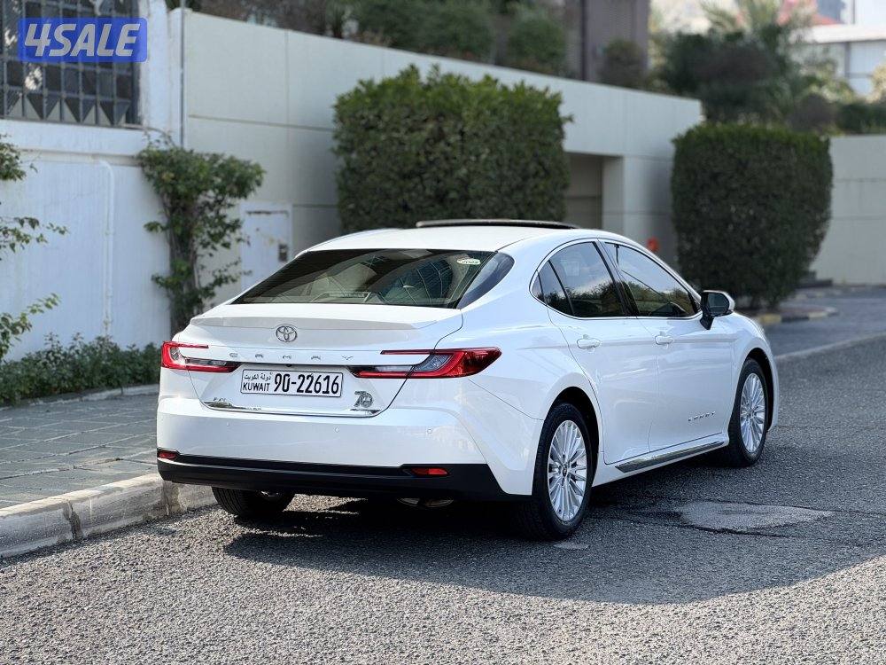 تويوتا كامري GL موديل 2025 عداد 31 تحت الكفالة الساير صبغ وكالة3