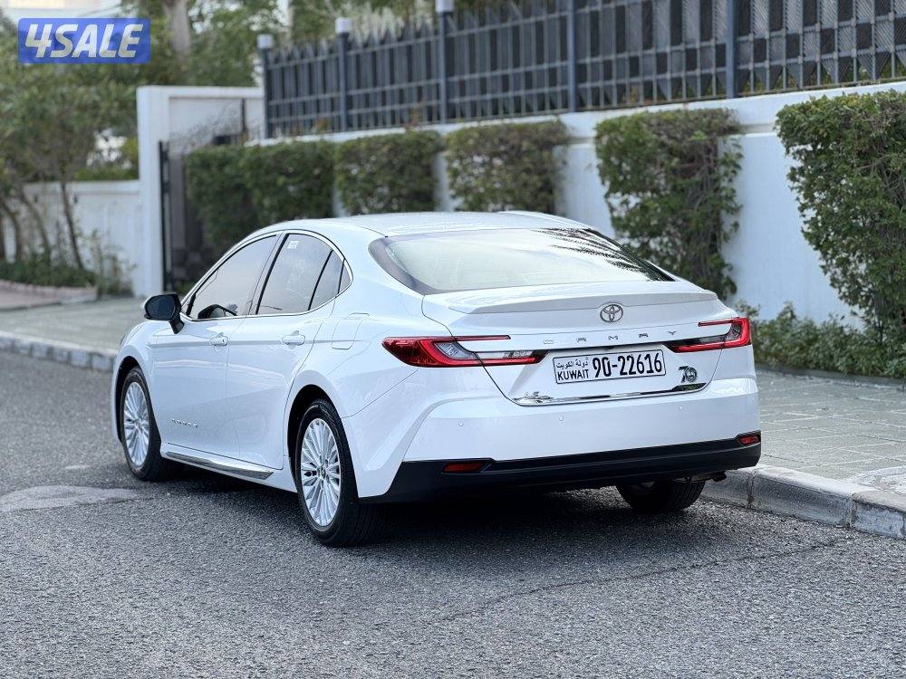 تويوتا كامري GL موديل 2025 عداد 31 تحت الكفالة الساير صبغ وكالة4