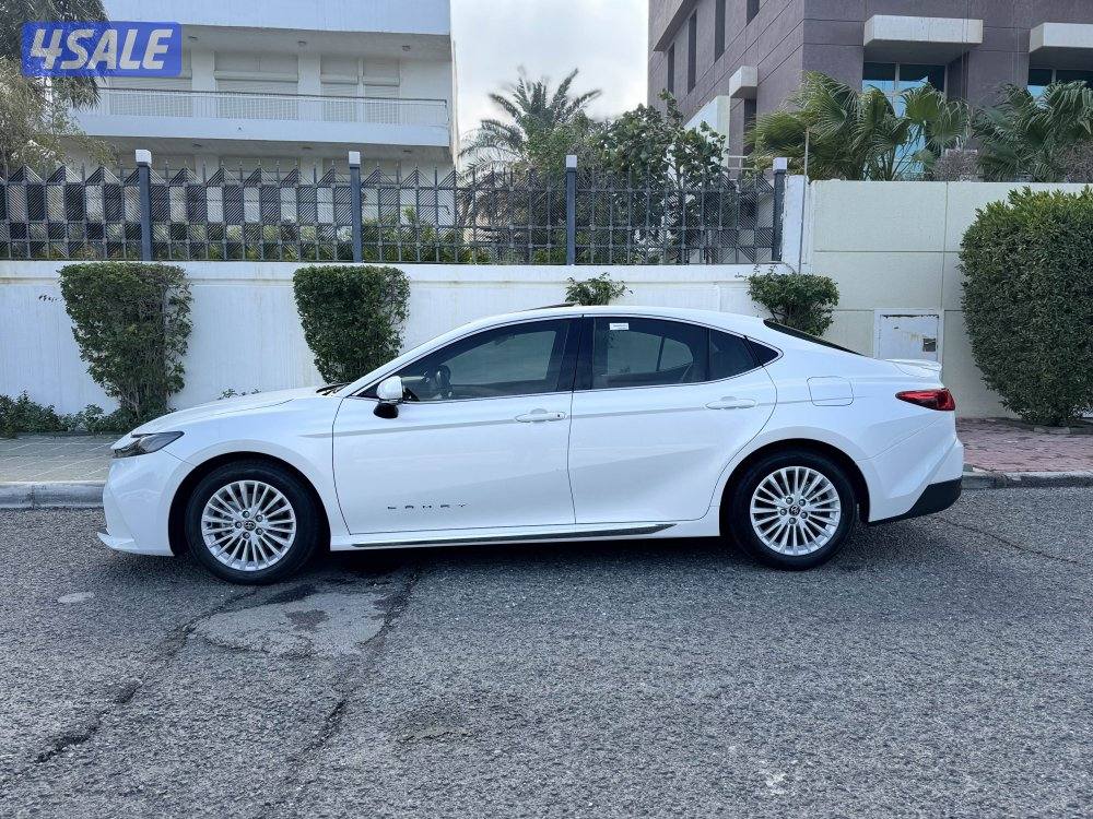 تويوتا كامري GL موديل 2025 عداد 31 تحت الكفالة الساير صبغ وكالة6