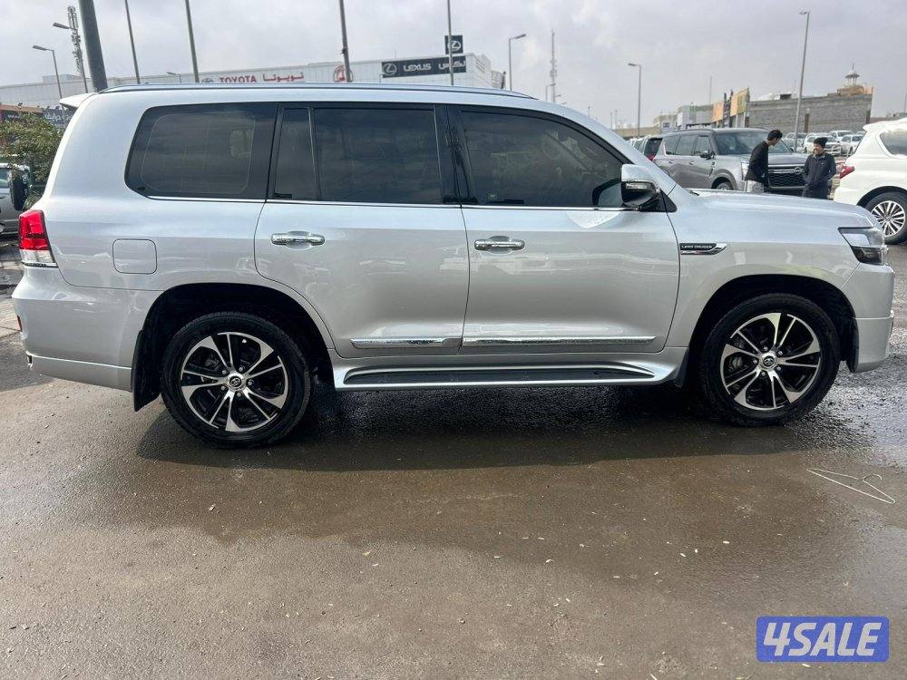 لاند كروزر GX.R-قراند تورينق .V8 موديل 2021 ماشى 196.000 k.m3