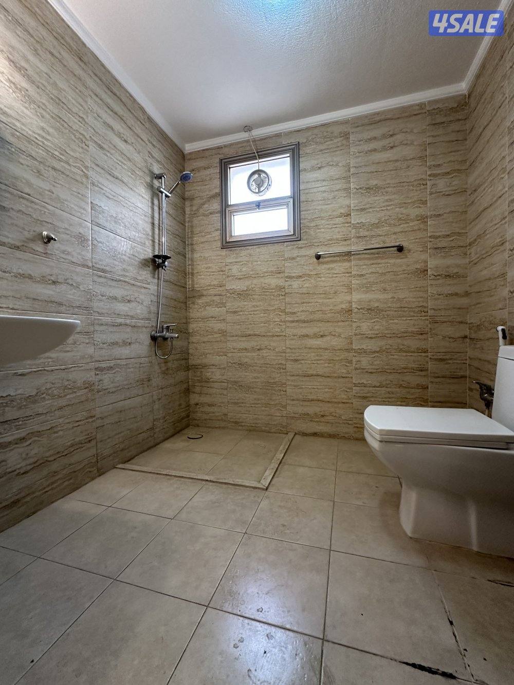 شقة في الرميثية مساحة ١٢٥ متر4