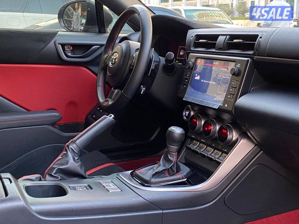 تويوتا GR86 موديل 2024 عداد 39 الف كيلو فقط تحت الكفاله صبغ الوكاله4