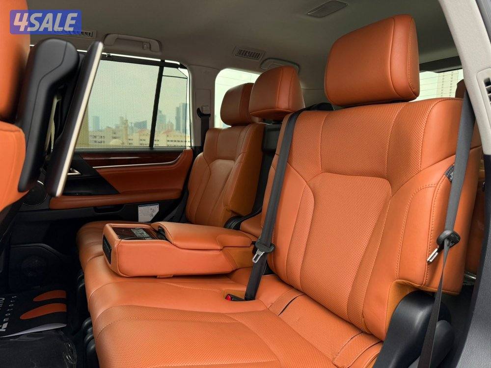 لكزسLX570 الدرجه الاولى موديل2019 عداد88الف وارد الساير سيرفس منتظم9