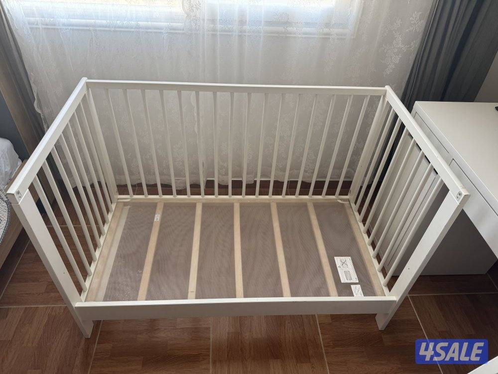 سرير بيبي للأطفال من إيكيا مع بانيو استحمام مع لحاف مع مرتبة0