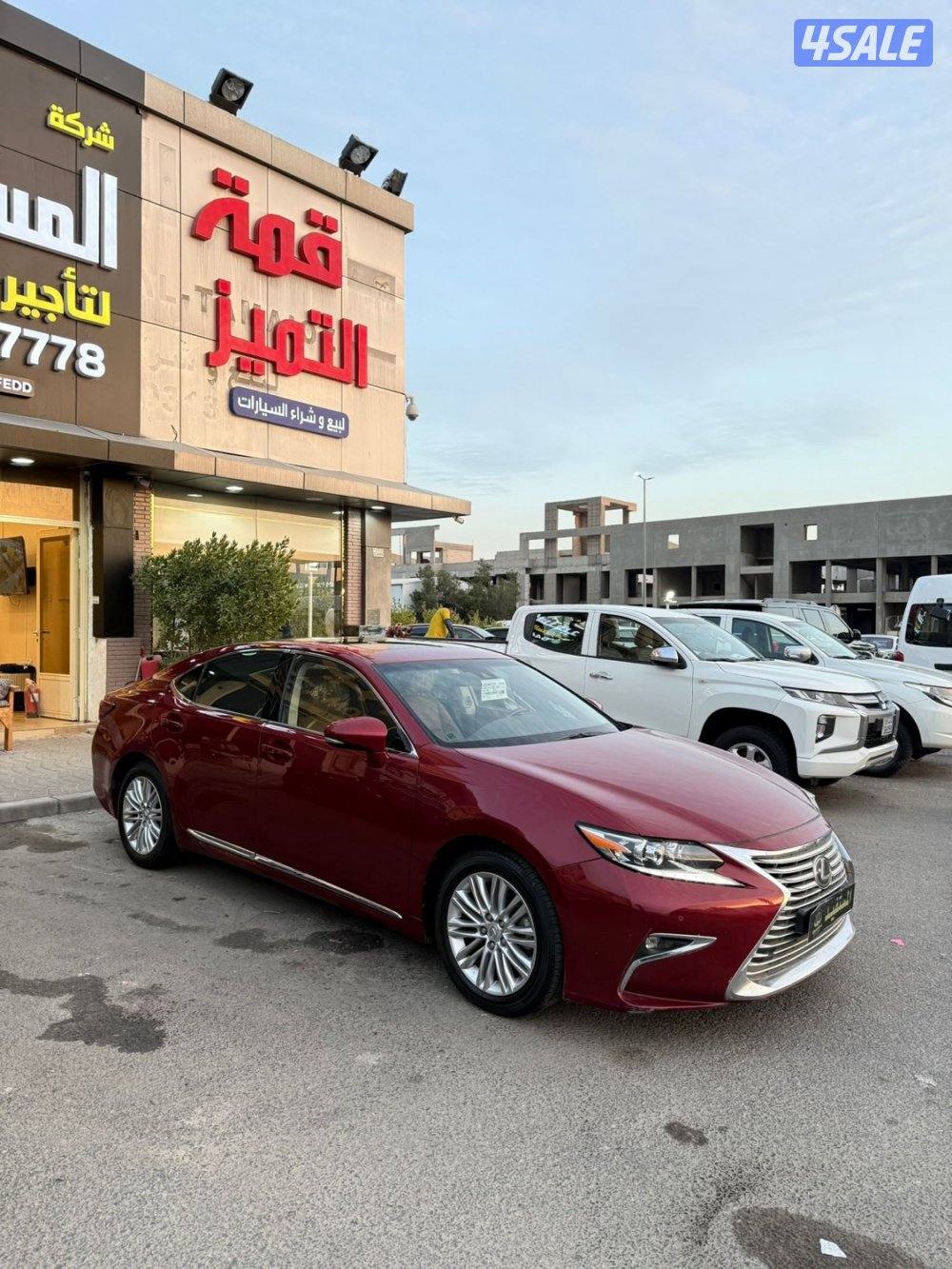 لكزس es2018 عداد(٧٠ الف ) سيرفس منتظم2