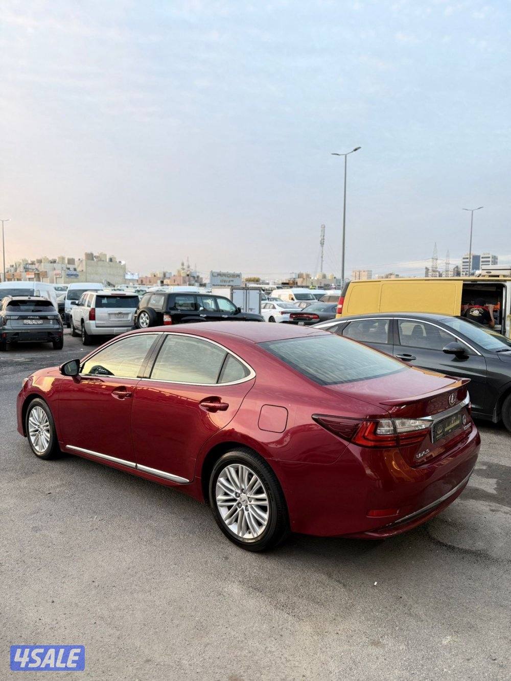 لكزس es2018 عداد(٧٠ الف ) سيرفس منتظم3