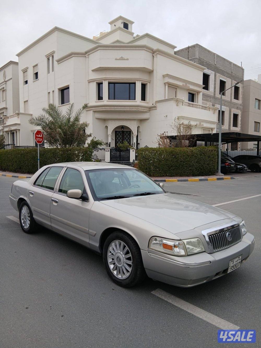 فورد ماركيز٢٠١١ ماشي٢٢٠ الف صبغ وكاله0