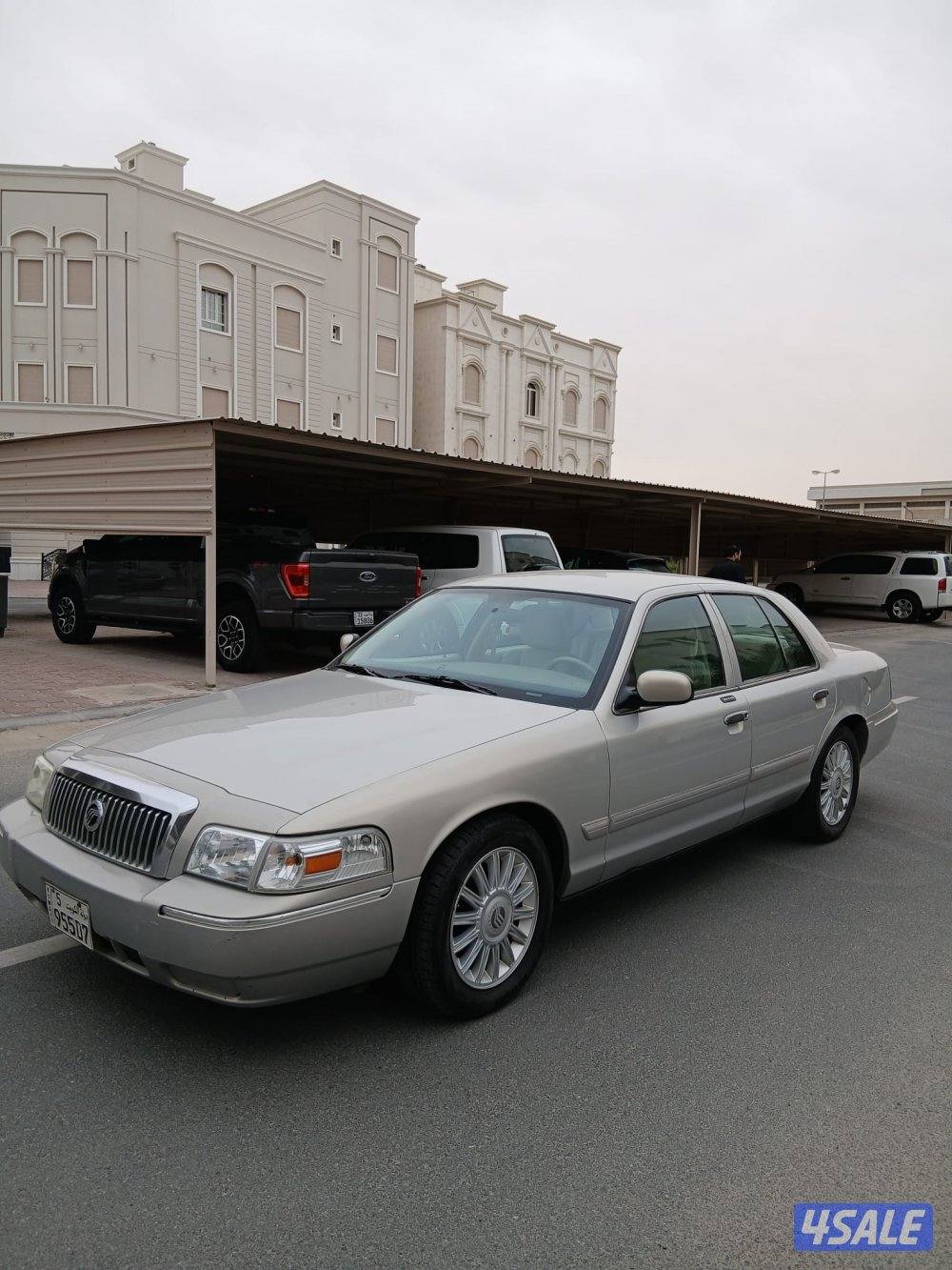 فورد ماركيز٢٠١١ ماشي٢٢٠ الف صبغ وكاله1