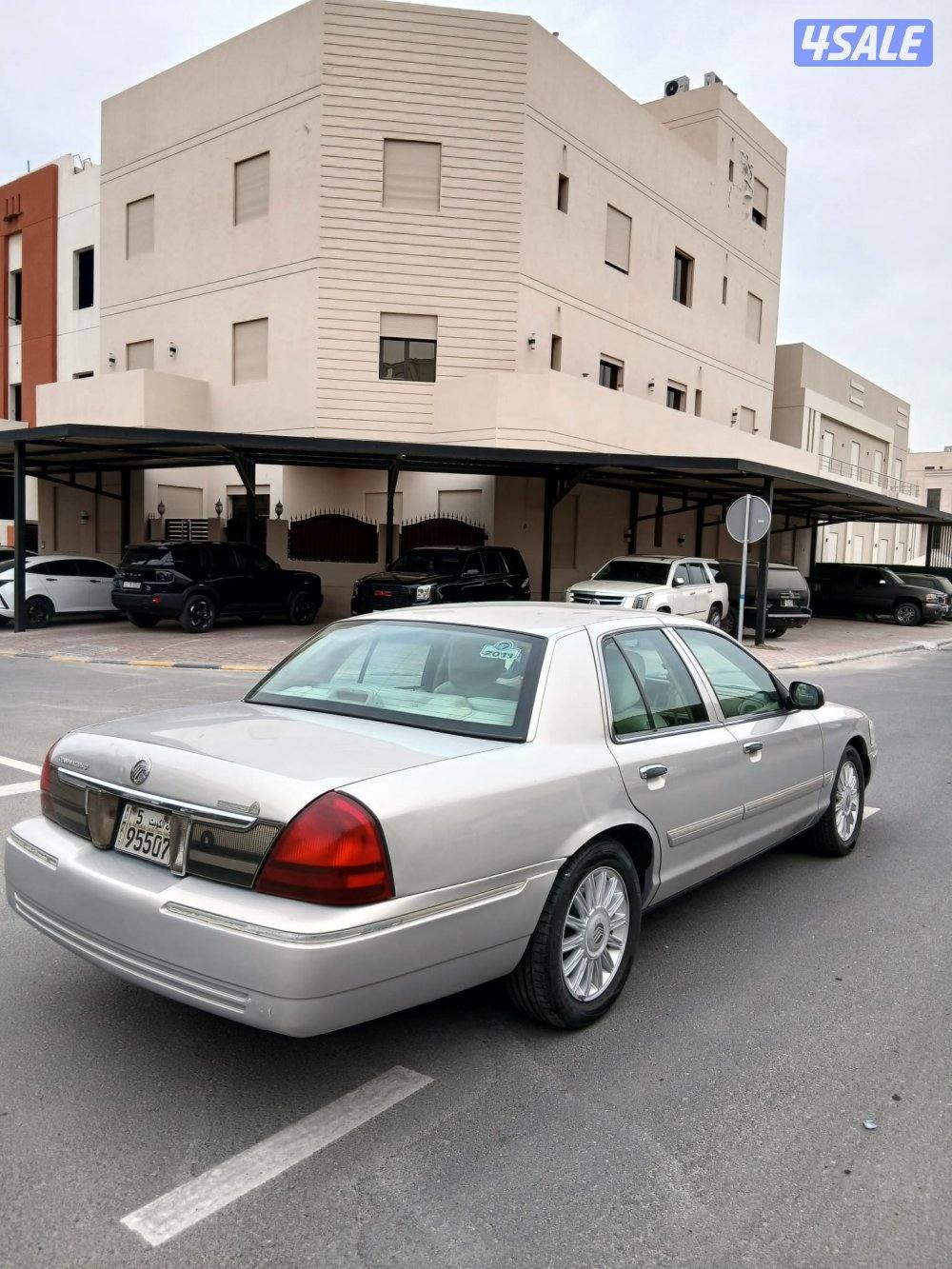 فورد ماركيز٢٠١١ ماشي٢٢٠ الف صبغ وكاله3