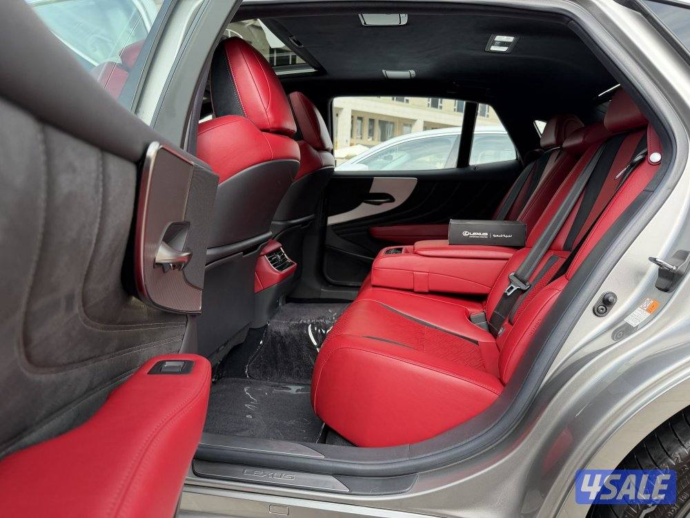 لكزس LS500 موديل 2019 عداد84 الف كامل المواصفات سيرفيس منتظم صبغ وكالة2