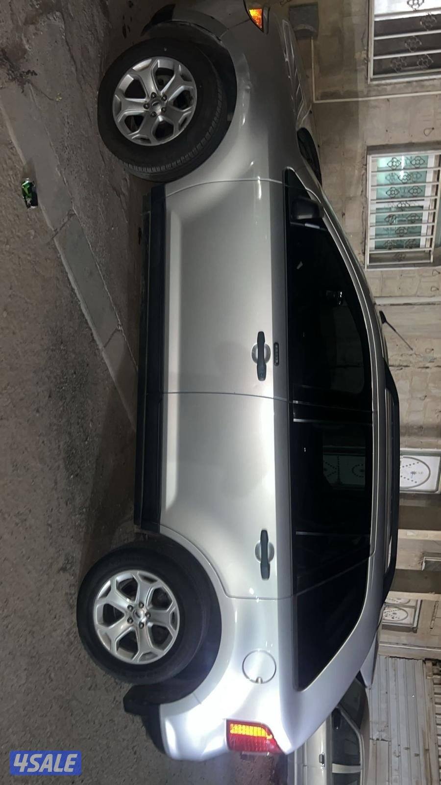 للبيع فورد ايدج موديل  2013 ماشي200 الف سياره نظيفه جدا ستعمال مره4