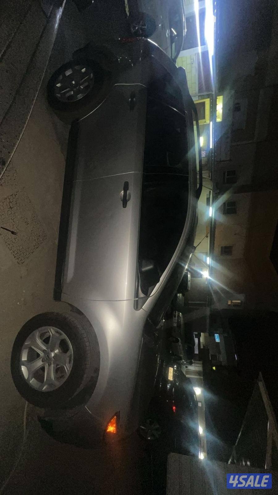 للبيع فورد ايدج موديل  2013 ماشي200 الف سياره نظيفه جدا ستعمال مره6