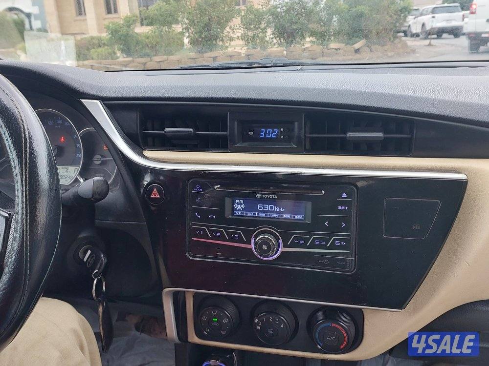 Corola 2018 Good condition13