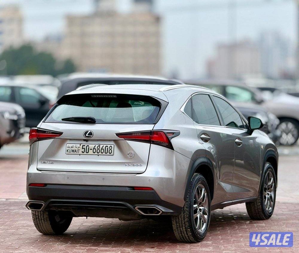 لكزس بحالة جداً طيبه 2019 وشرط الفحص كامل7