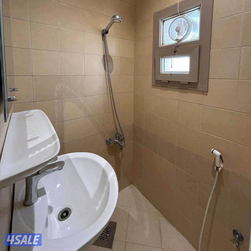 دور كامل سكني للإيجار في الروضة7