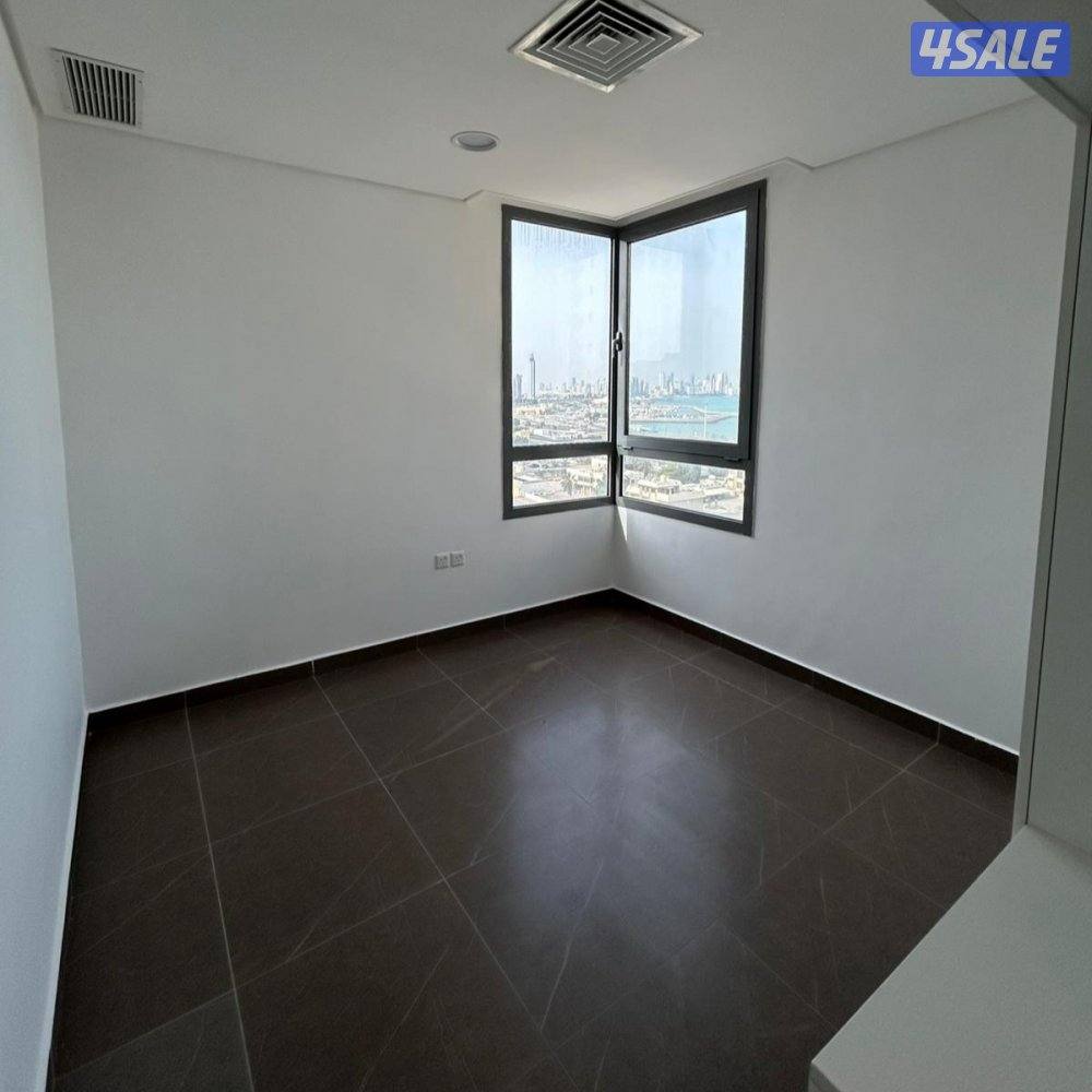 شقة إطلالة بحرية نصف مفروشة للإيجار في السالمية3