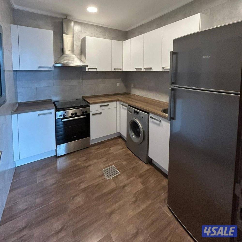 شقة إطلالة بحرية نصف مفروشة للإيجار في السالمية4