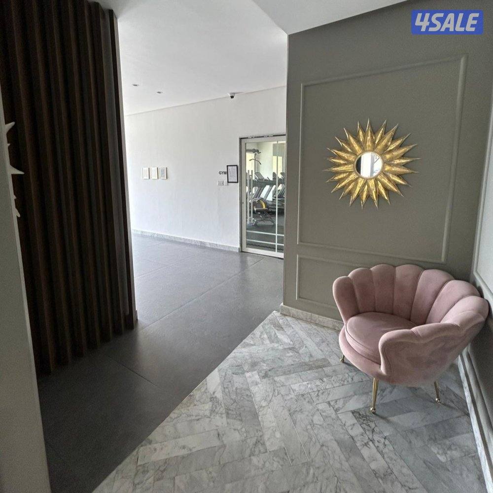 شقة إطلالة بحرية نصف مفروشة للإيجار في السالمية9