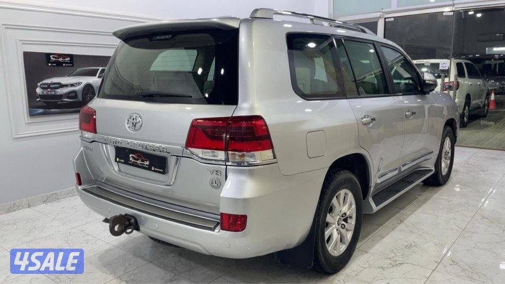 للبيع لاند كروزر 2018  عداد 2723