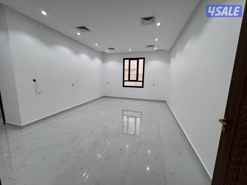 للايجار شقة هدية اول ساكن  3 غرف وغرفة عا-ملة وصالة ومطبخ و3 حمامات1