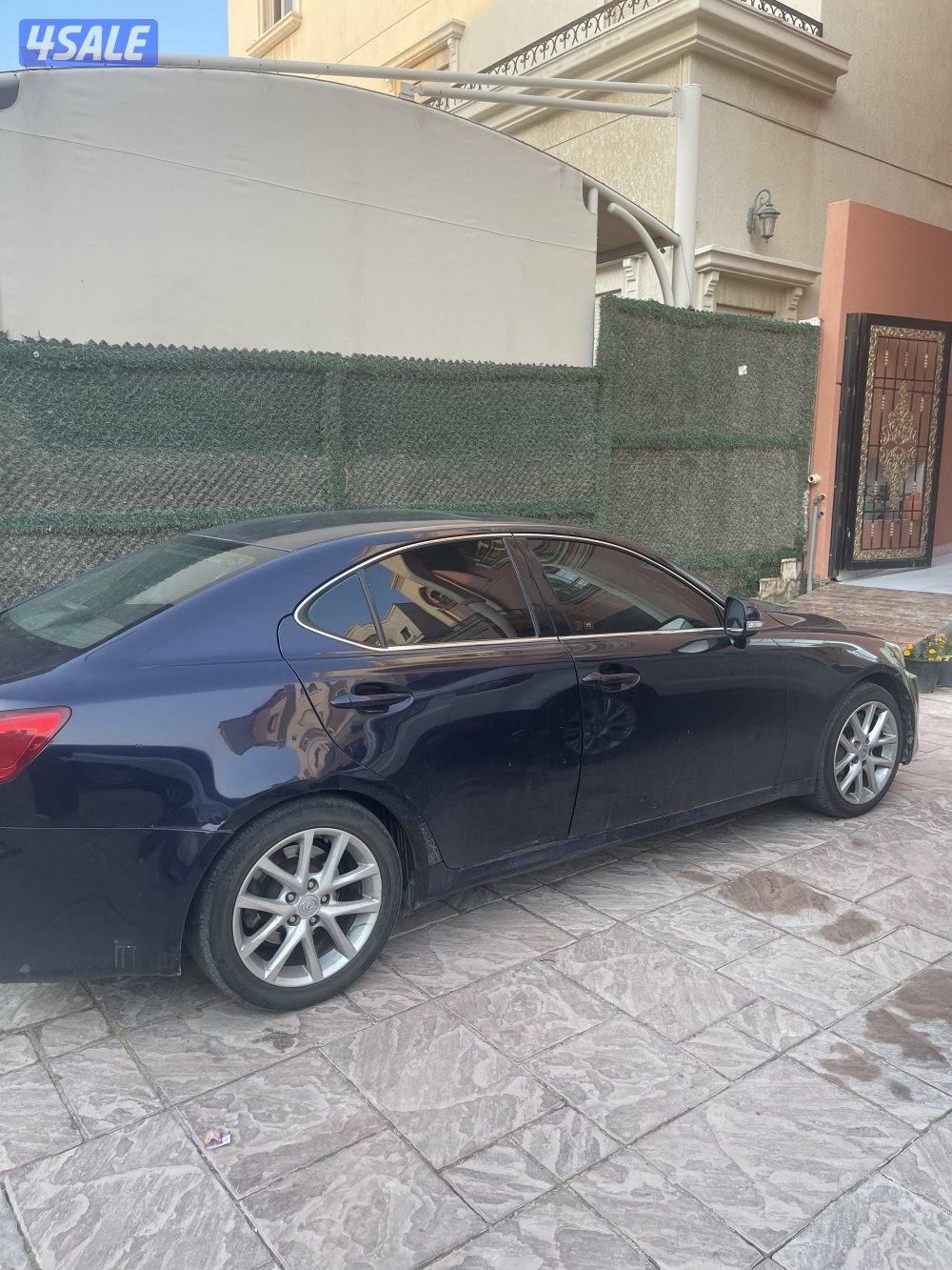 للبيع لكزسس is 300 لون بنفسجي شرط الفحص قير مكينه شاصي مرفق الفحص0