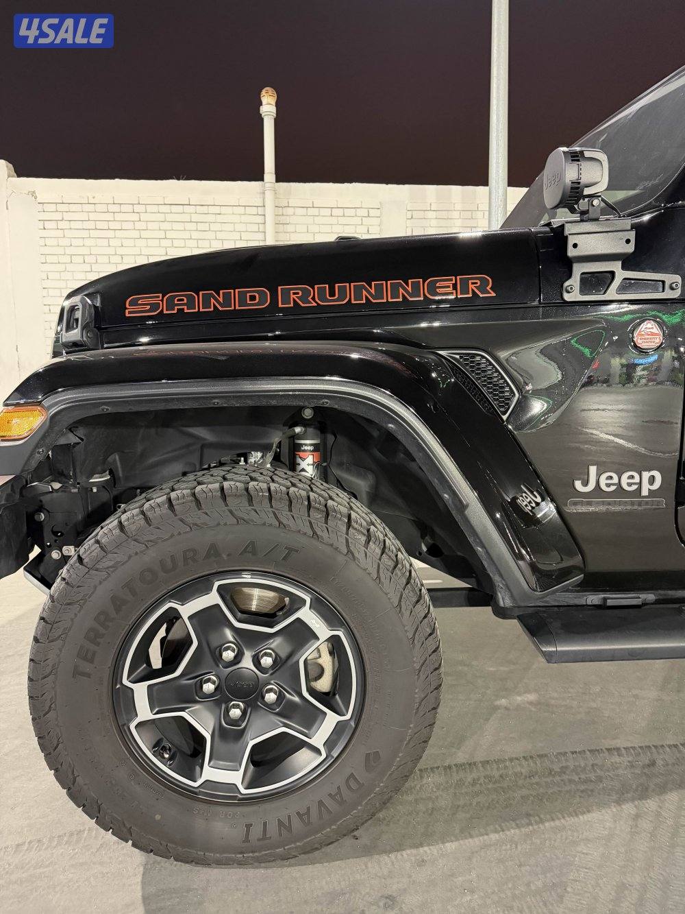 Gladiator sand runner 20213