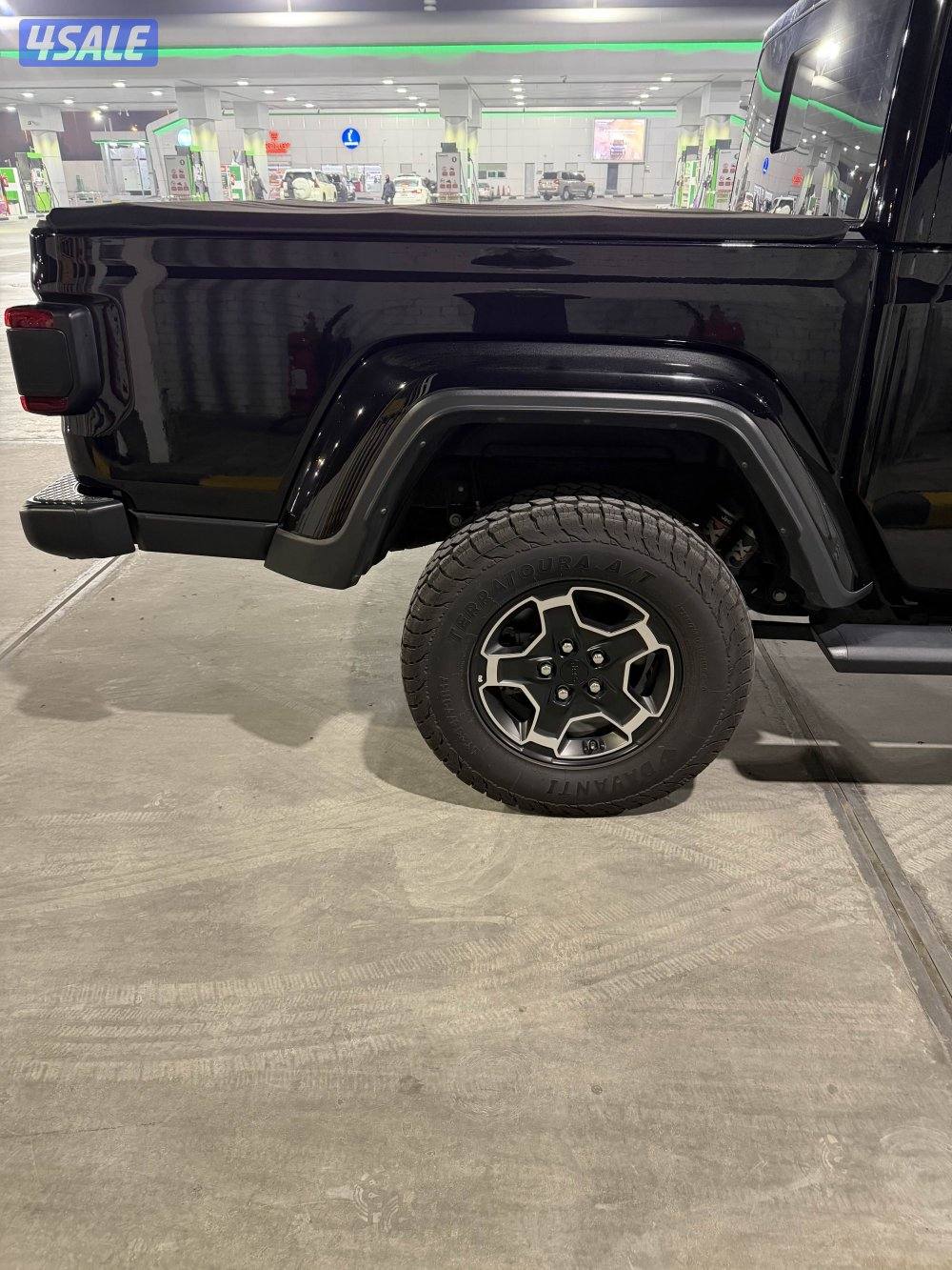 Gladiator sand runner 20218