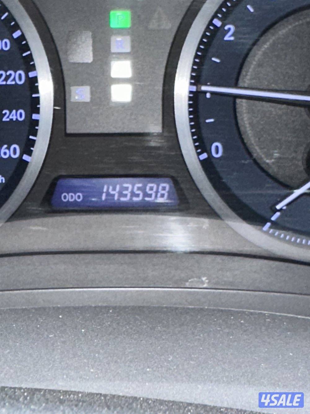 للبيع لكزز IS نظيف جدا موديل 2013 ماشي 143الف كيلو فقط1