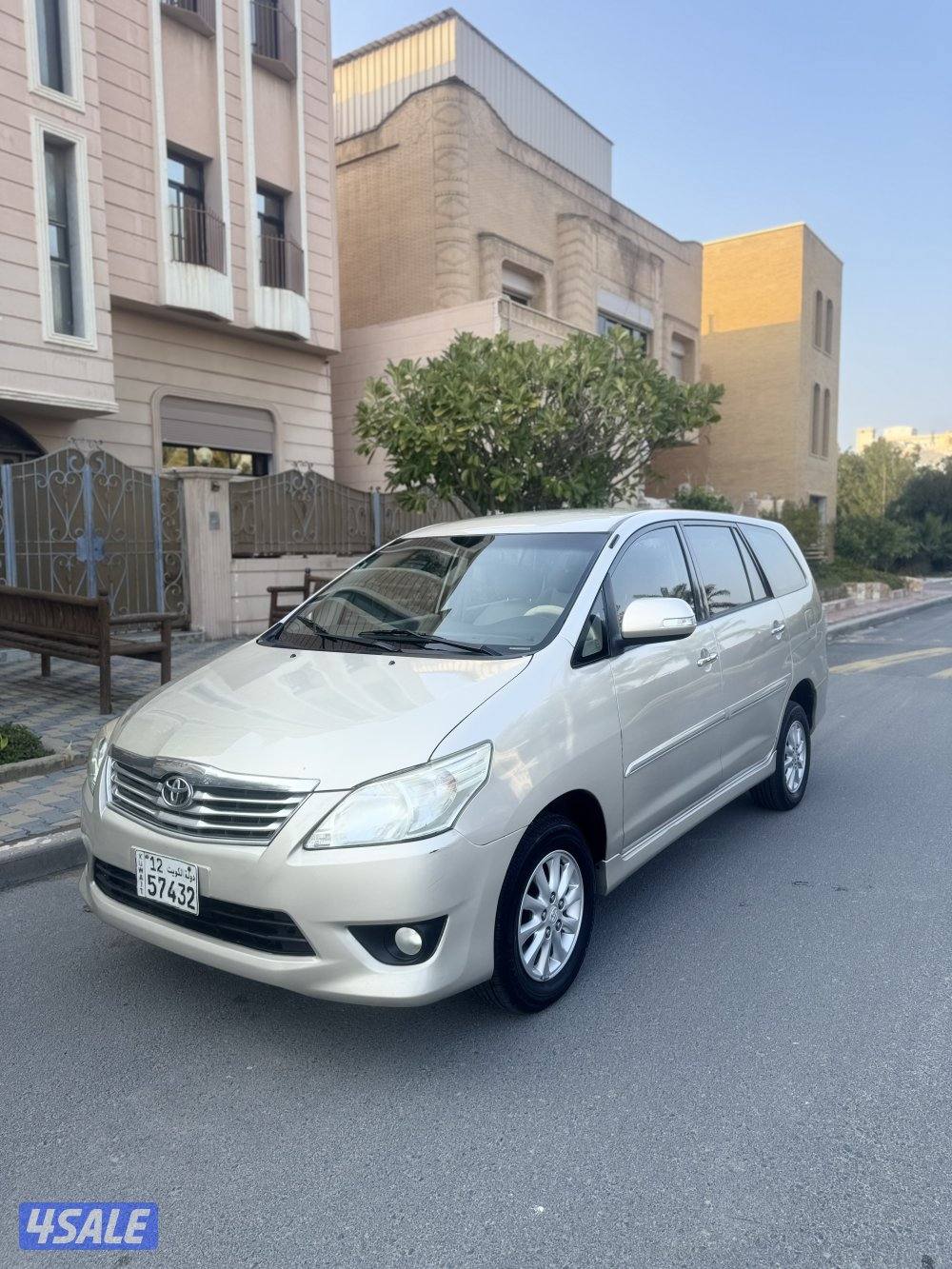 انوفا ٢٠١٤ بحالة جيده جدا0