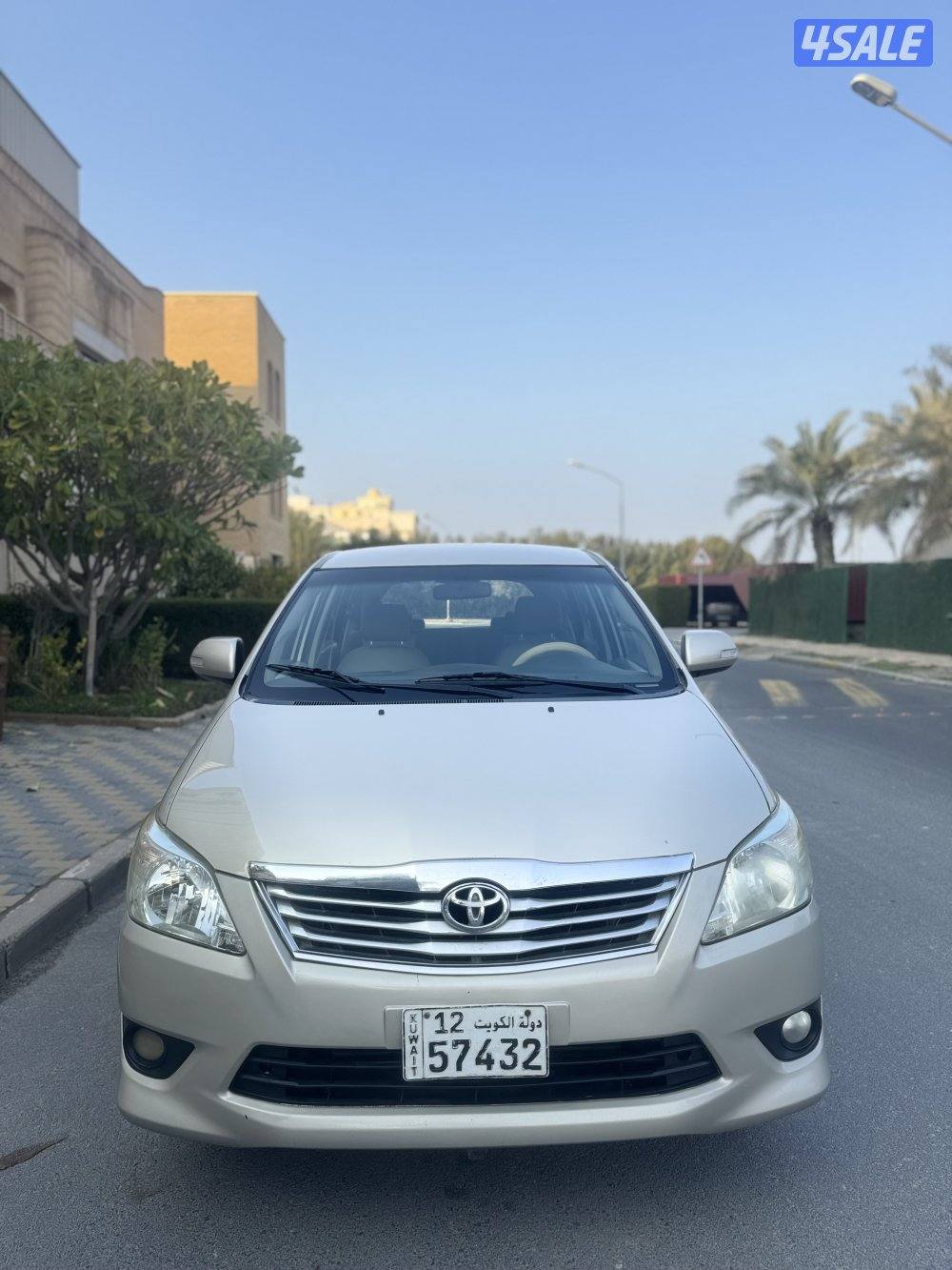 انوفا ٢٠١٤ بحالة جيده جدا5