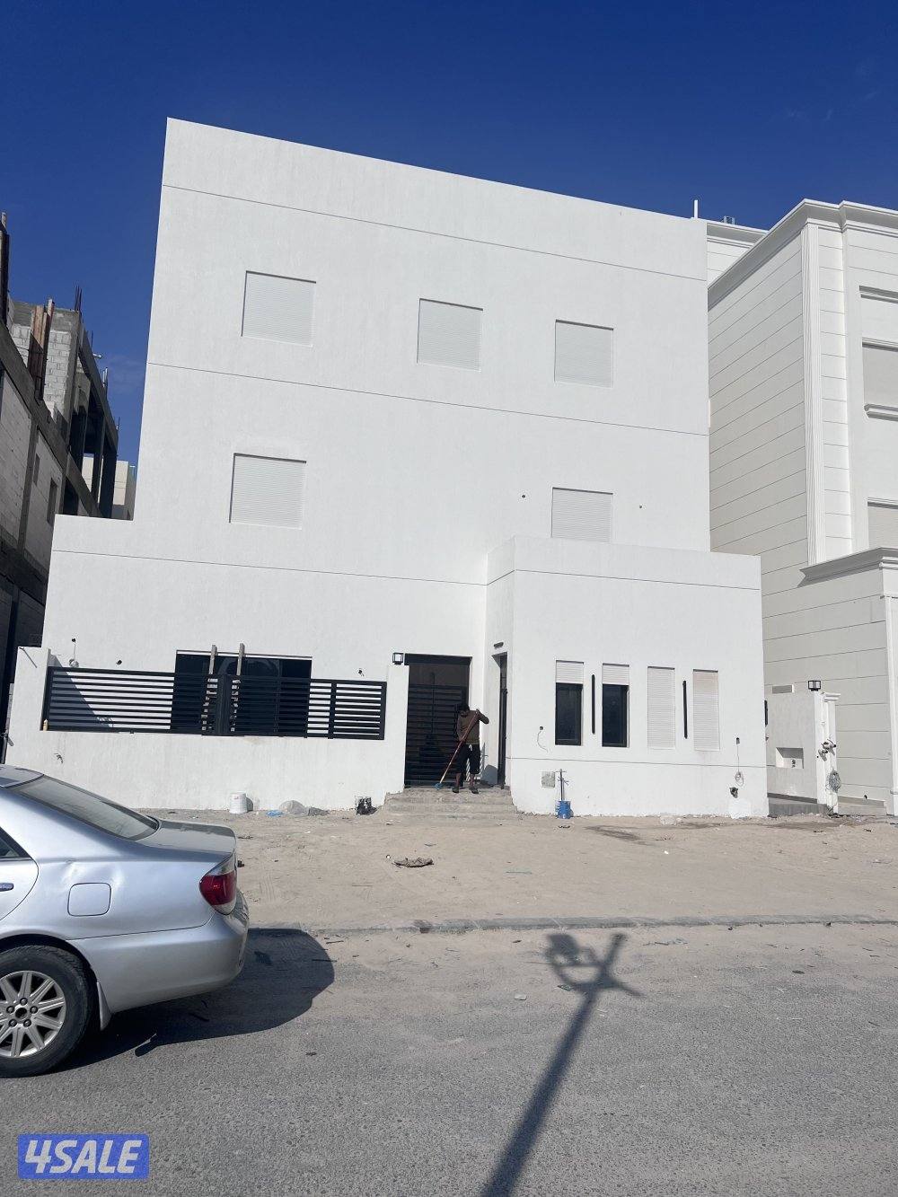 للبيع بيت المطلاع ان 8 ثلاث ادوار وربع0