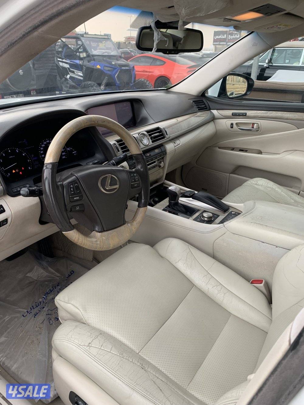 لكزس LS 4605