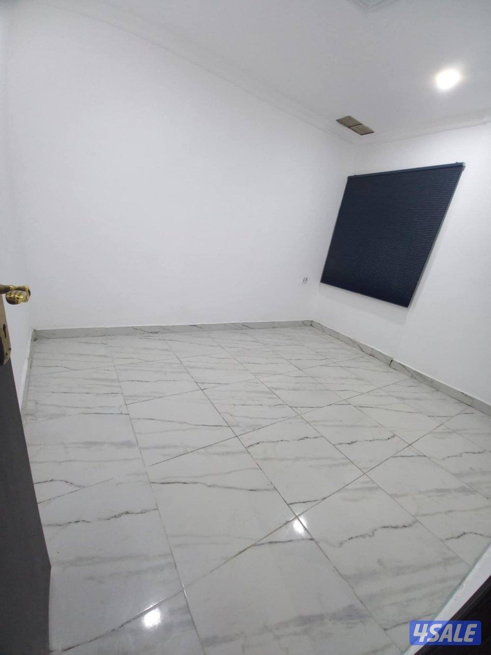 شقه للايجار ميدان حولي4