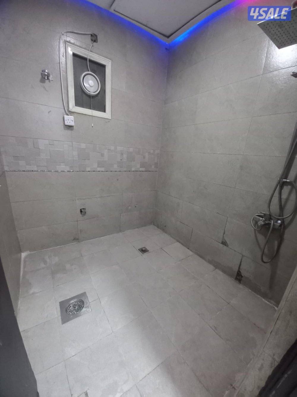 شقه للايجار ميدان حولي5