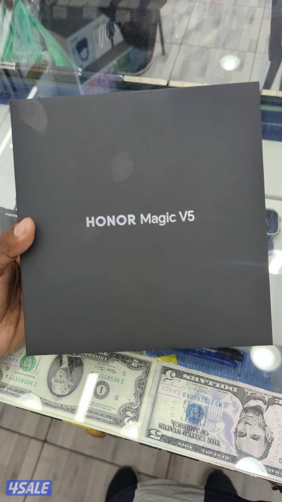 Honor  magic v5  gold 512 gb2