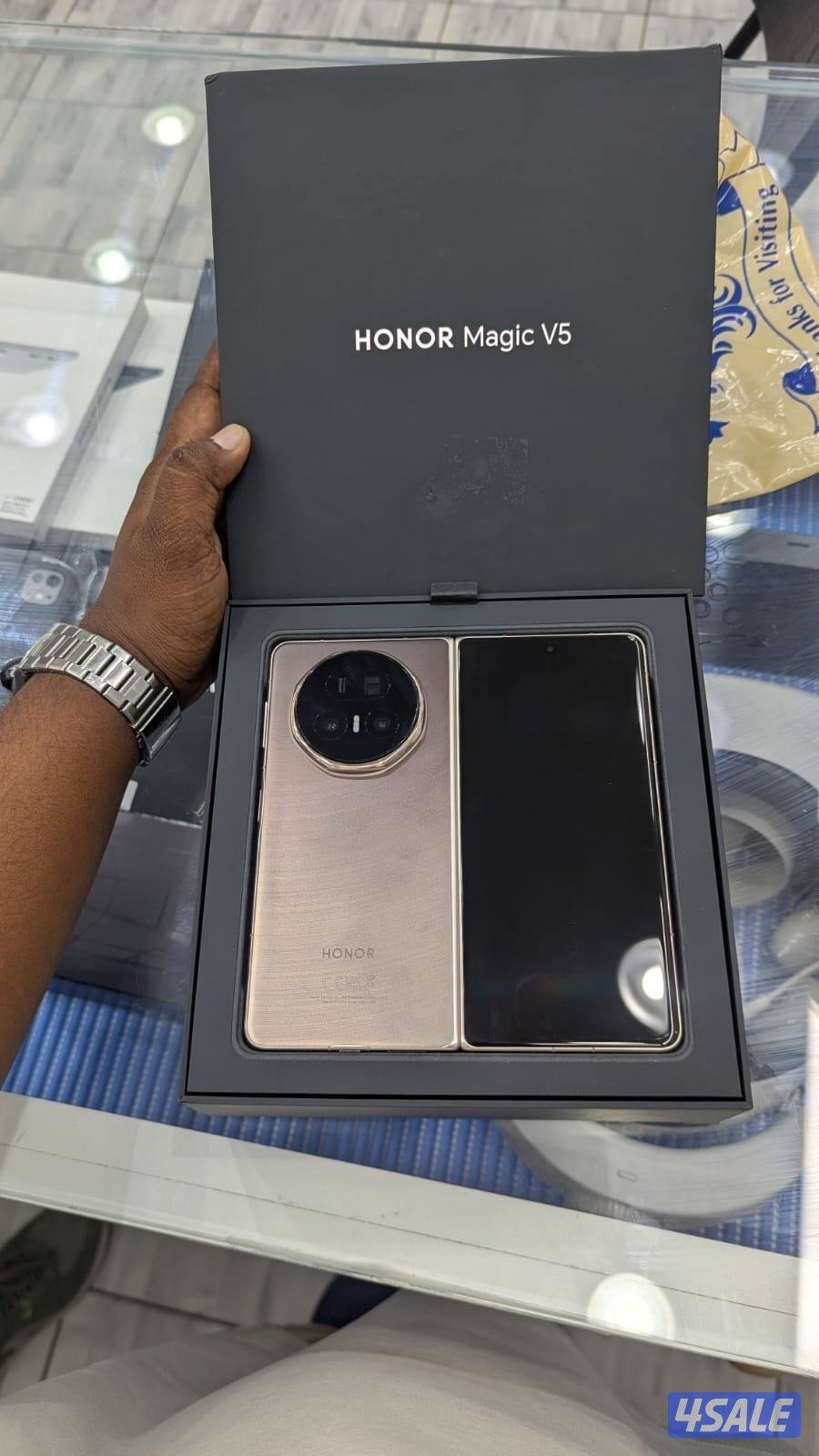 Honor  magic v5  gold 512 gb5