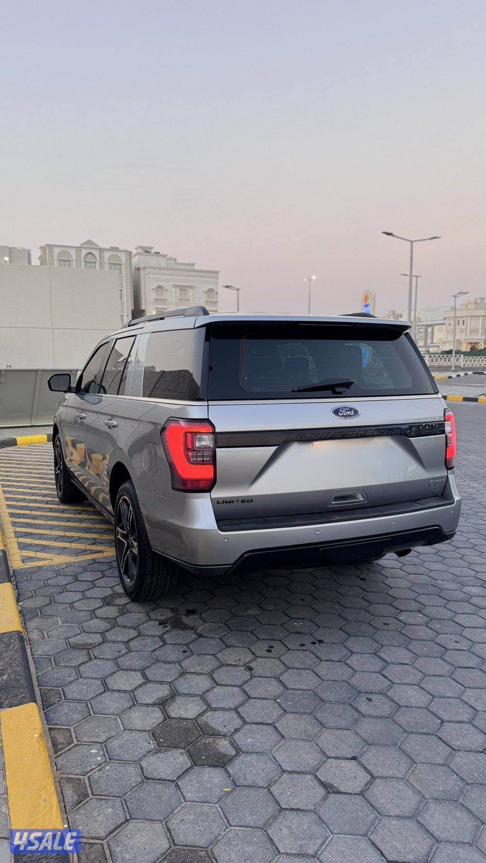 فورد اكسبديشن ليميتد ستيلث بلاك اوت اعلى درجه8