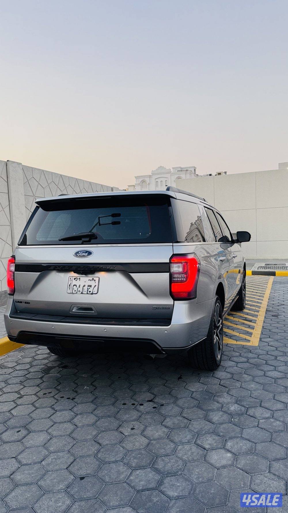 فورد اكسبديشن ليميتد ستيلث بلاك اوت اعلى درجه9
