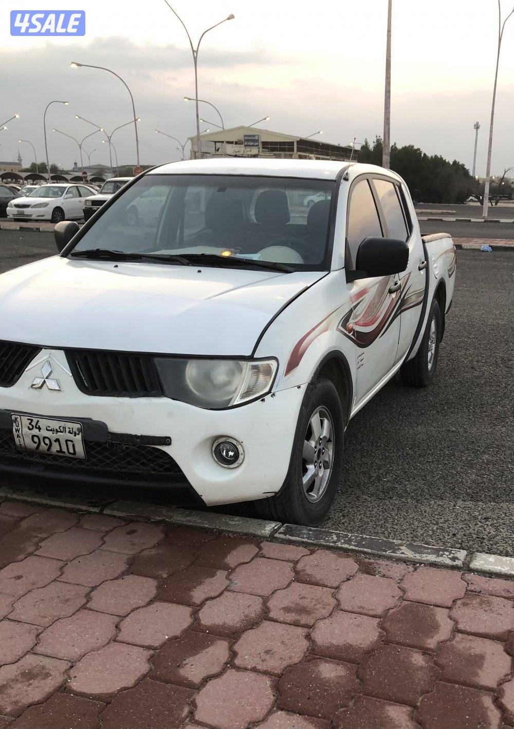 للبيع موستبيشي موديل 2009 قير عادي4