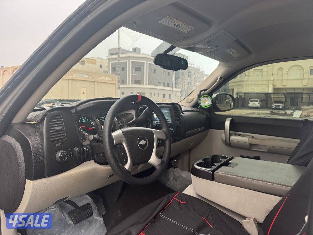 للبيع سلفرادو دبل قير4