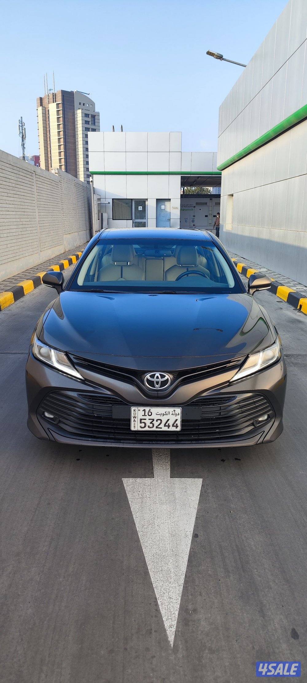 2019 كامري GLE بحالة ممتازة ممشى 100000 استعمال خفيف0