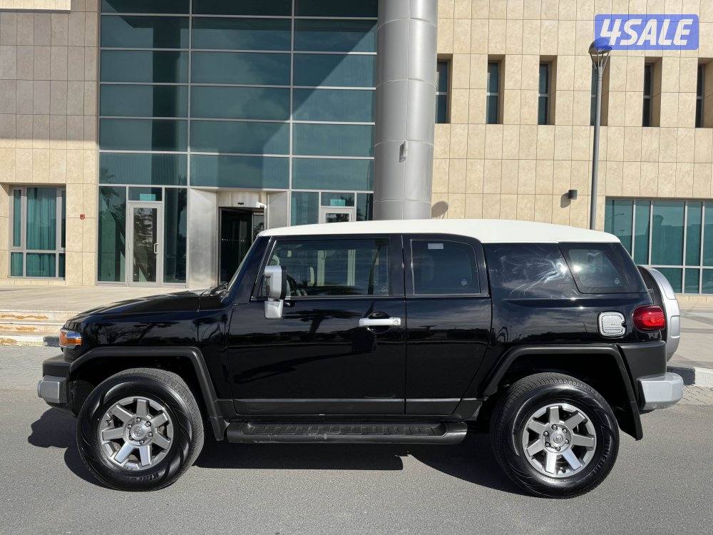 تويوتا FJ كروزر موديل 20215