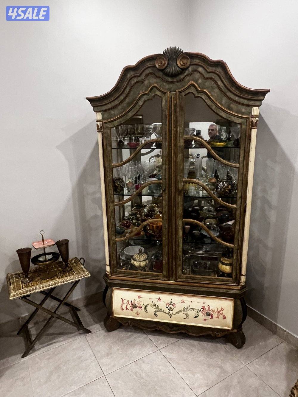 اثاث سرداب كامل 4 جلسات شبه جديده من دومين وطاولة طعام بخزاينها4