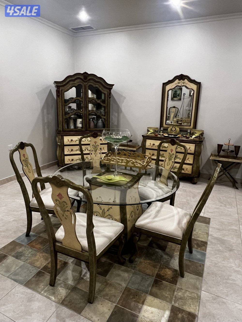 اثاث سرداب كامل 4 جلسات شبه جديده من دومين وطاولة طعام بخزاينها7