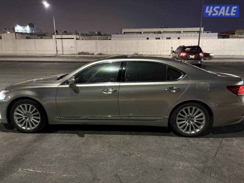للبيع لكزس Ls460 لارج وارد الساير1