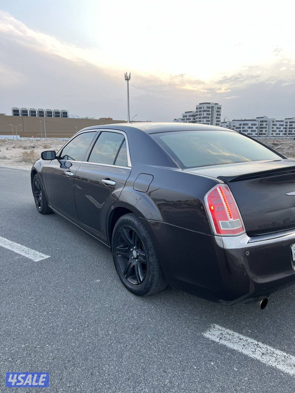 للبيع كرايزر هيمي 2013 شرط الفحص1