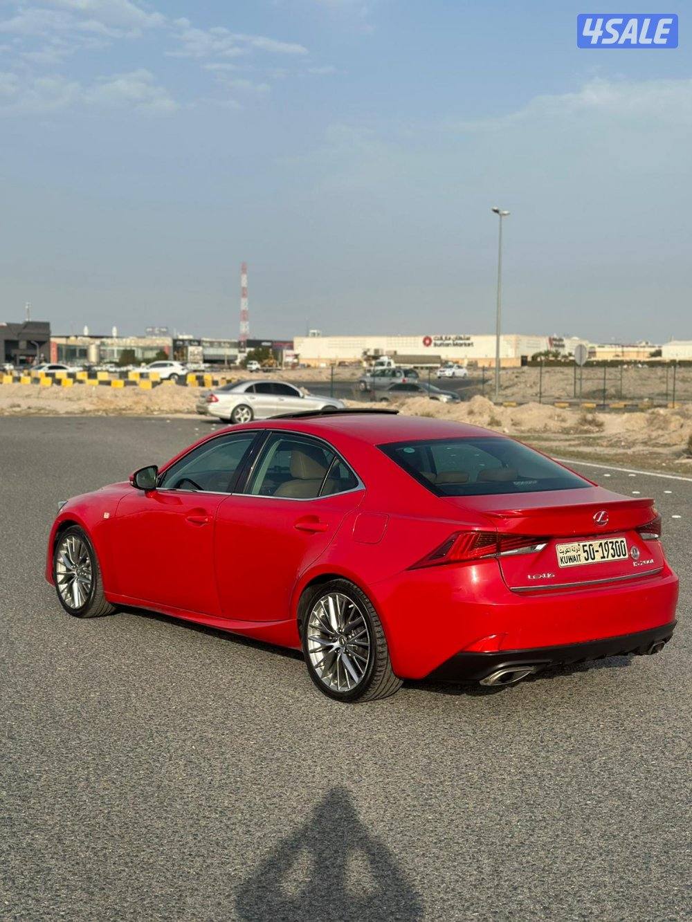 لكزس is200t موديل 2017 احمر عداد 94 الف بحاله ممتازة3