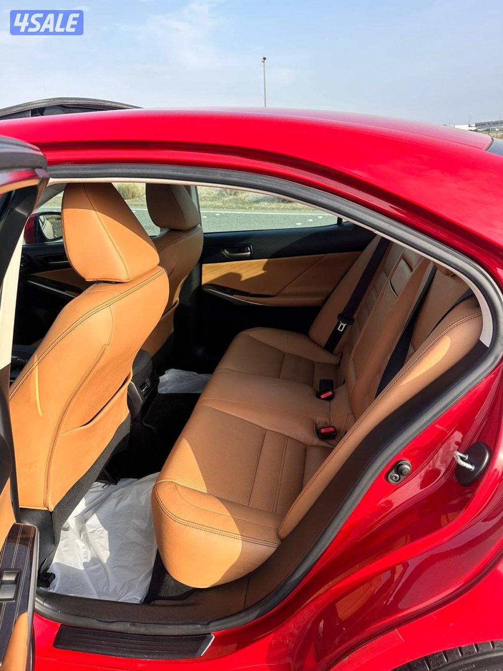 لكزس is200t موديل 2017 احمر عداد 94 الف بحاله ممتازة5